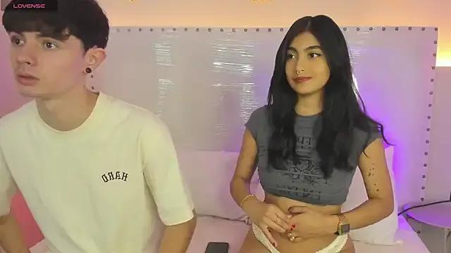 connor_and_angel on StripChat