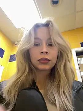 Freechat Cum_girlss on StripChat