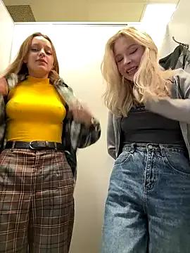 Freechat Cum_girlss on StripChat