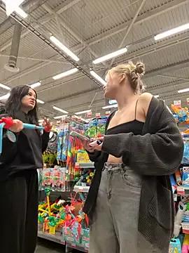 Freechat Cum_girlss on StripChat