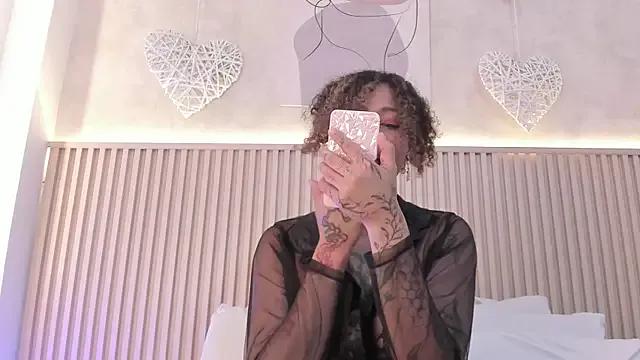 daiana_curly on StripChat 