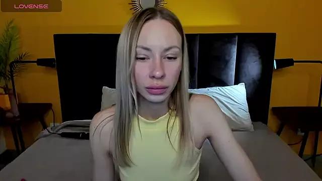 Diana_Garrett on StripChat