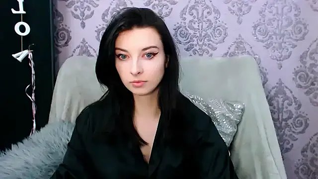 Freechat DominantLuna on StripChat