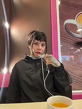 EemaHaruki on StripChat 