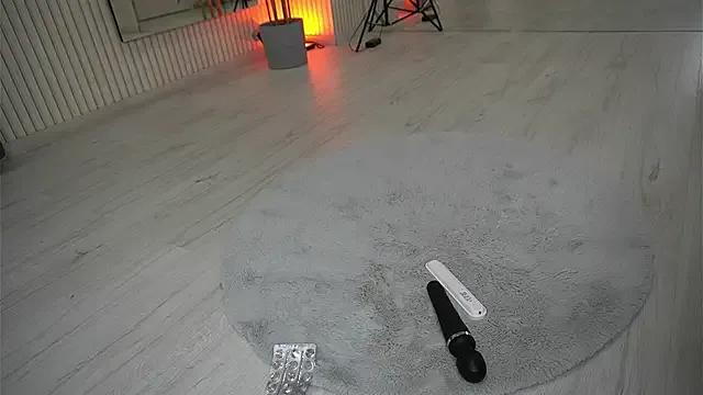 Freechat EmmaBlanco on StripChat