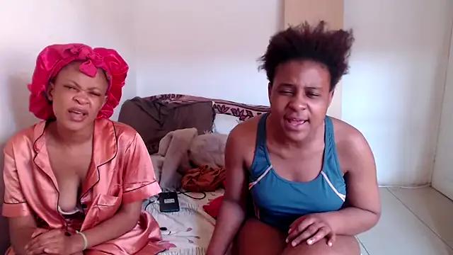 Freechat EssenceLovers on StripChat