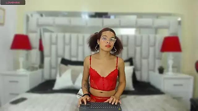 evelyn_wine on StripChat 