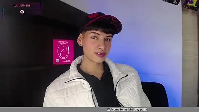 Ezra_Storm on StripChat