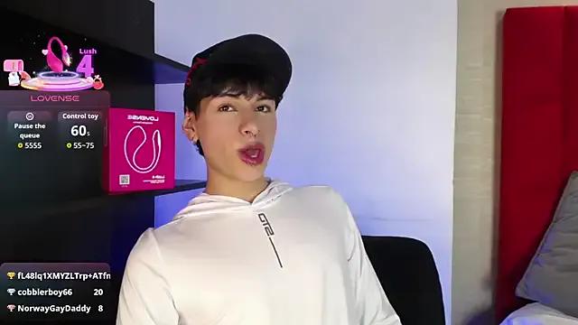 Ezra_Storm on StripChat