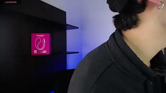 Ezra_Storm on StripChat