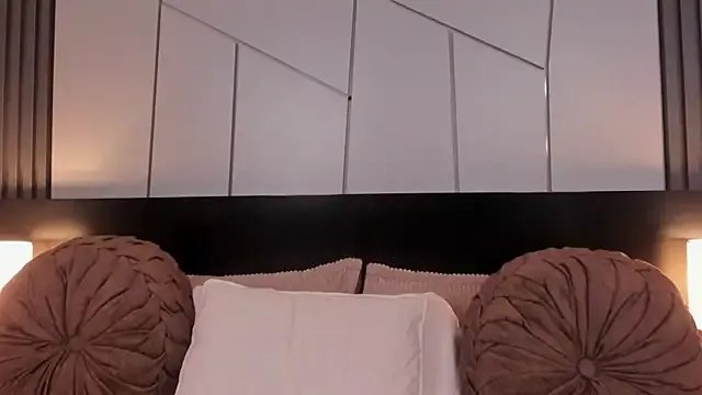 fiorella_paris on StripChat