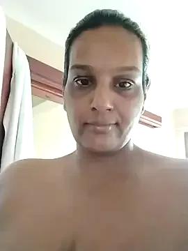 Freechat Foxybaby420 on StripChat