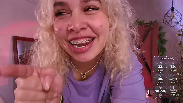 Freechat Haelycute on StripChat