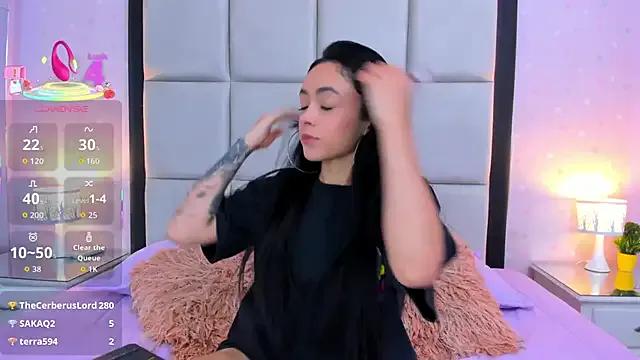 HannaClarrk_ on StripChat 