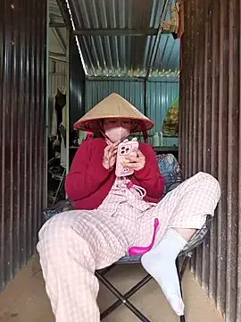 Group Helen-Tran on StripChat