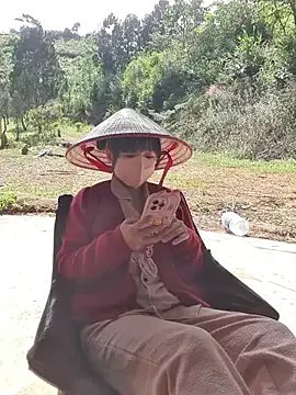 Group Helen-Tran on StripChat