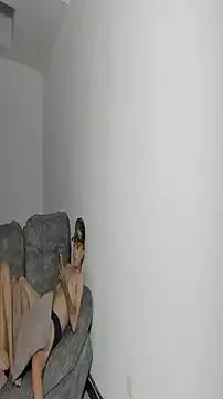 Freechat hotlittleones18 on StripChat