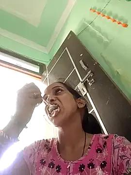 Hotty-Nidhi on StripChat