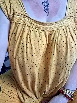 Indian_Coupl3 on StripChat