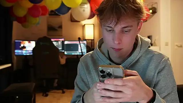 InnocentGuysOF on StripChat 