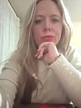 Irina3718 on StripChat 