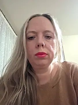 Irina3718 on StripChat 