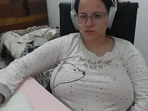 Freechat isanhaiaka on StripChat