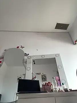 Freechat jailyncam_ on StripChat