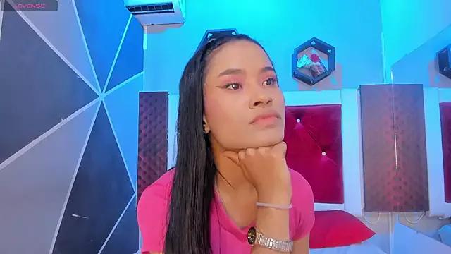 Freechat Karoll014 on StripChat