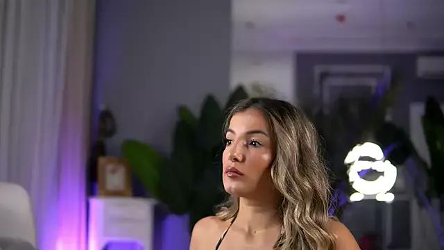 Freechat KellyMathews on StripChat