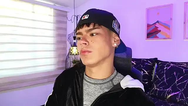 Freechat kevienmiet on StripChat