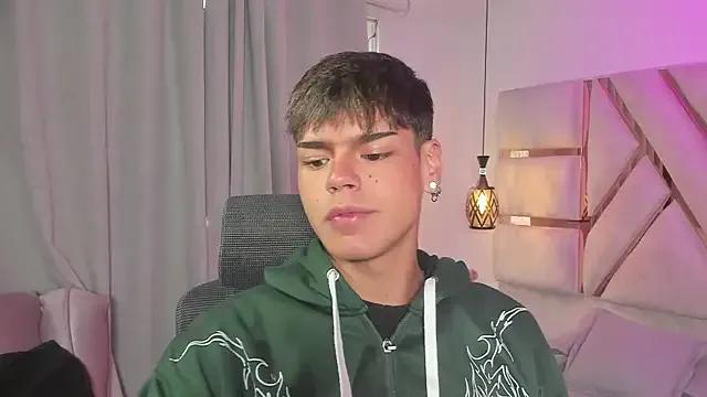 Freechat kevienmiet on StripChat