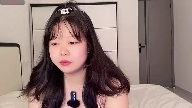 Kittenfishing on StripChat 