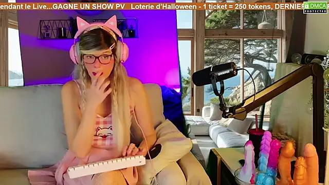 StripChat Kittychatte is Freechat Kittychatte — Top Off & Pince Ttons + Ctr LT