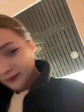 KittyQueeny on StripChat 