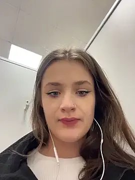 KittyQueeny on StripChat 