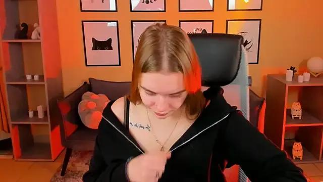 LisaMitchell — spank myself on the butt