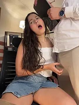 Freechat LittleDoll___ on StripChat