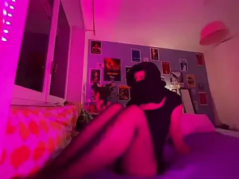 Freechat littlewitchxoxo on StripChat