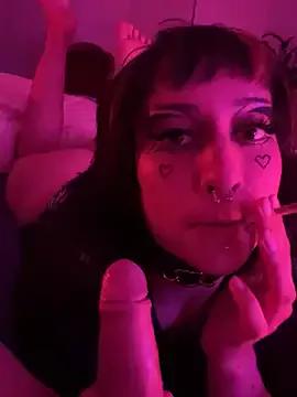 Freechat littlewitchxoxo on StripChat