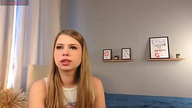 StripChat LollaStich is Freechat LollaStich — I think the skirt is superfluous here