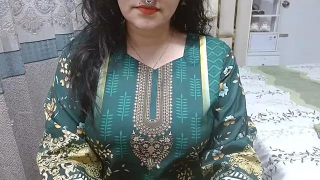 Lovelywife786 on StripChat