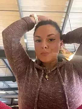 StripChat Luccreccia_ is Freechat Luccreccia_ — 4 FINGERS PUSSY + CONTROL