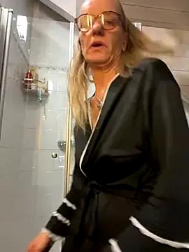 LucyLingerie78's avatar