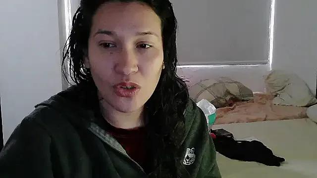 Freechat luxandracon23 on StripChat