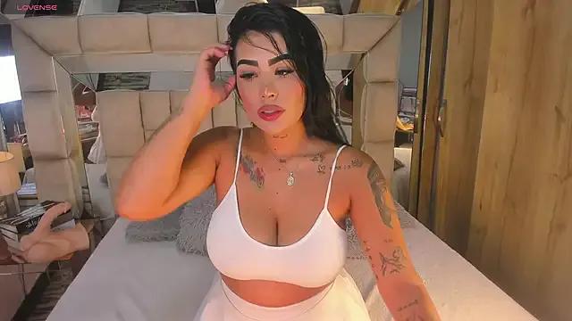 MaddyGray_ on StripChat 