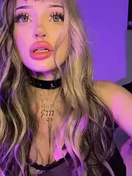 Freechat madelinexx on StripChat