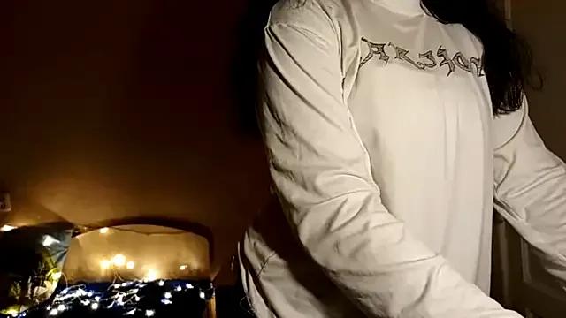 Freechat MandaDestiche on StripChat