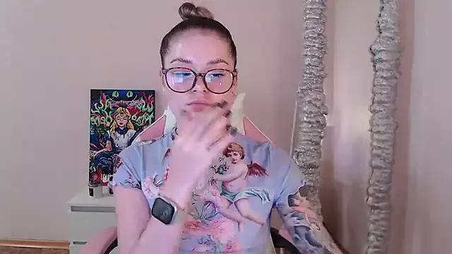 miaacatt on StripChat 