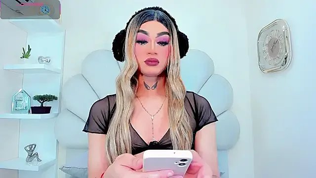 Freechat Miacuteee on StripChat